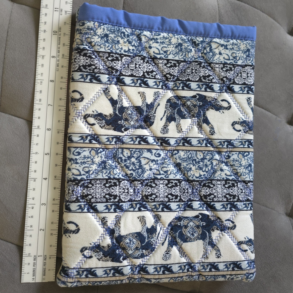 Blue and White Elephant Print Quilted Book Protector - Picture 6 of 7